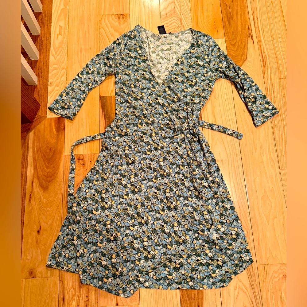 BCBG Max Azria NWOT wrap midi dress size small